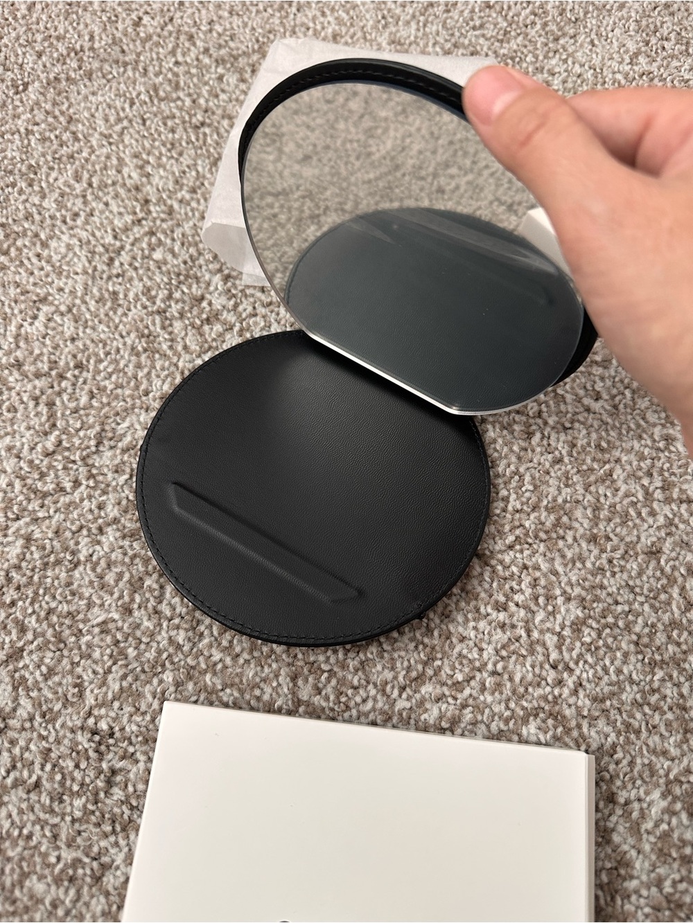 CHANEL Black Round Leather Card & Key Pouch - Picture 2 of 5